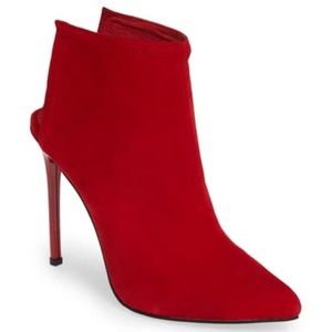 Jeffrey Campbell exhibit mule